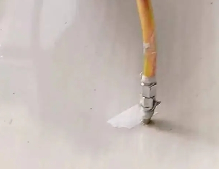 庆云瓷砖空鼓维修公司专业解答在瓷砖铺贴过程中，如果使用的砂料过粗（如全部使用了粗砂），可能会导致以下问题